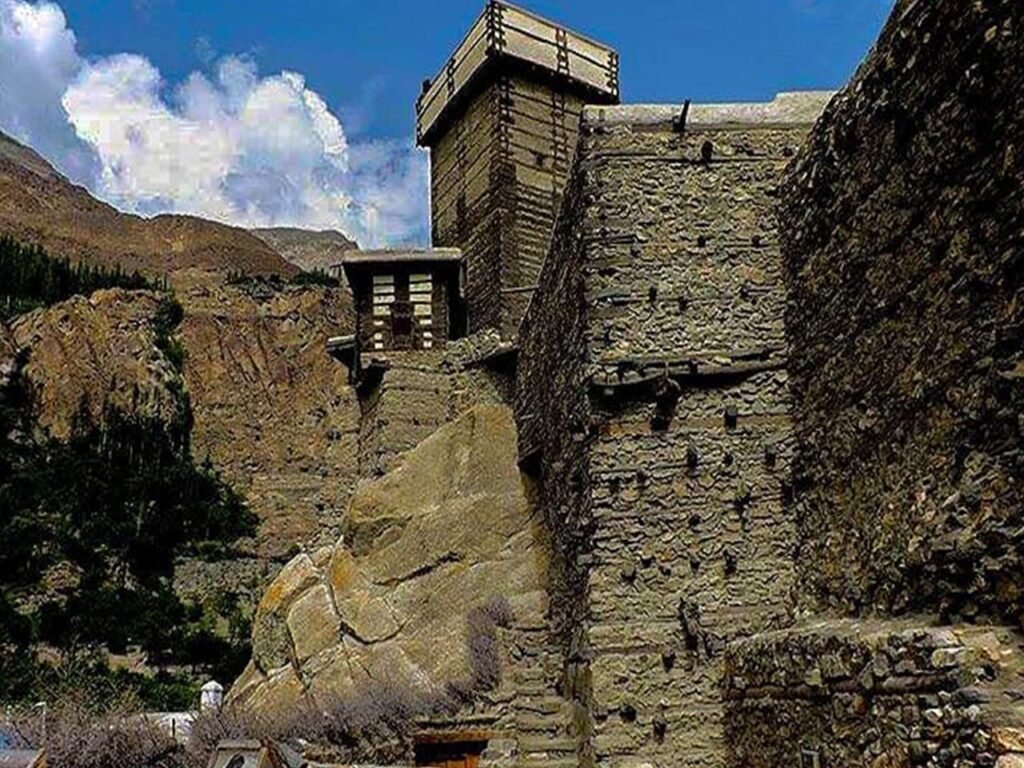 hunza valley tourist attractions
