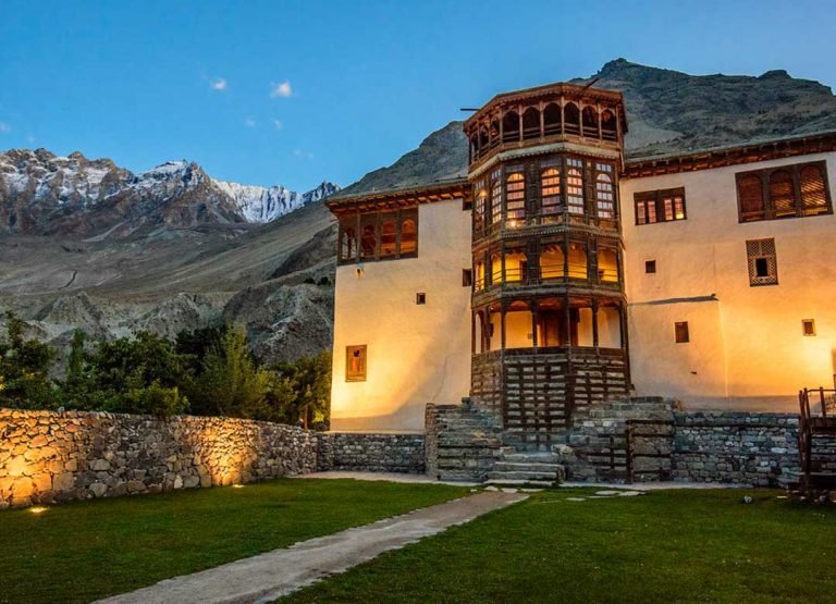 baltistan tours